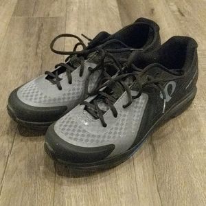 Pearl Izumi Men's X-Road Fuel v5

(Size 9.5M)